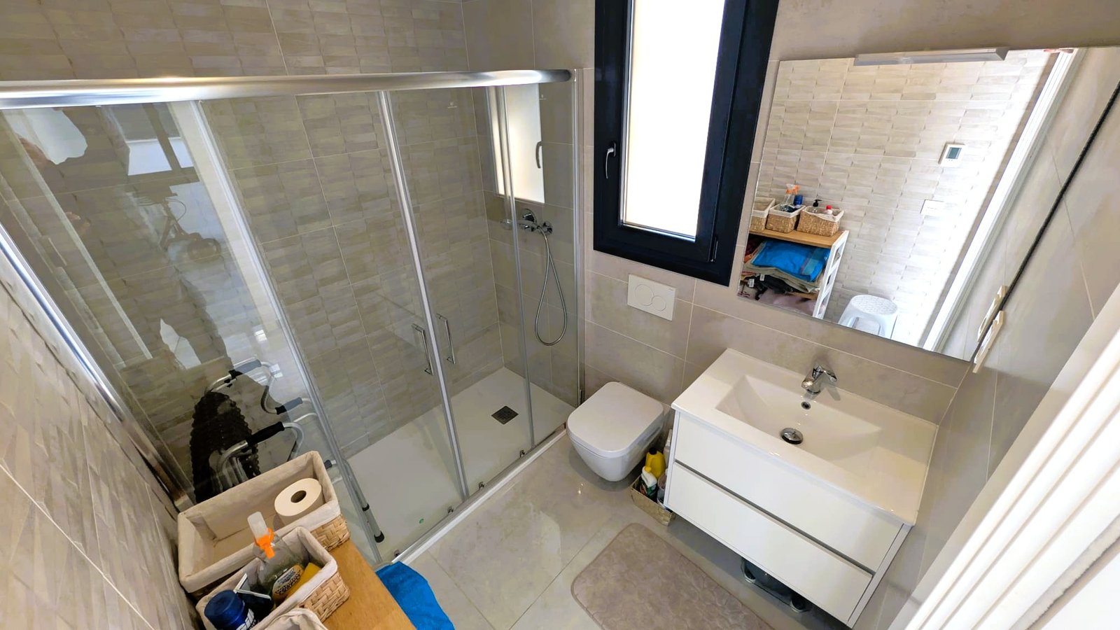 74546_guest_bathroom