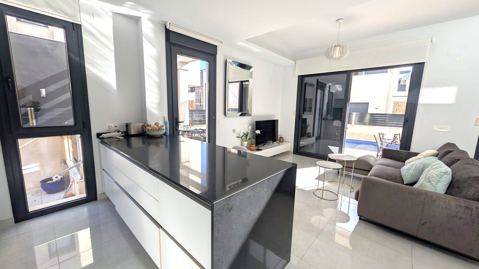74546_modern_open_plan_1