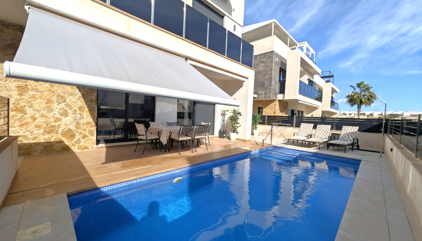 74546_pool_2