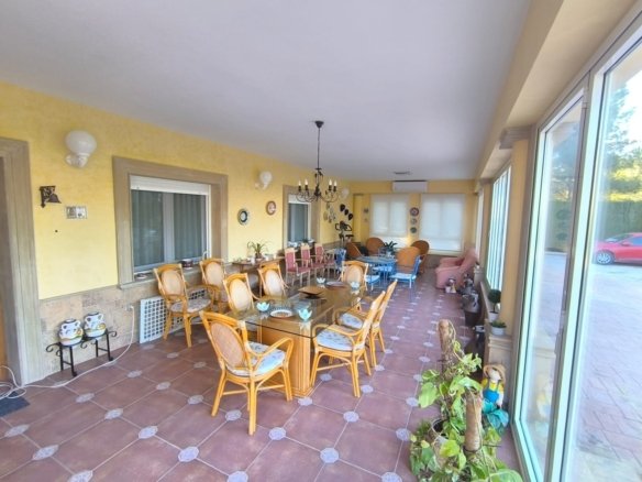 5 Bedroom 3 Bathroom Villa in Yecla - Caza De Casa