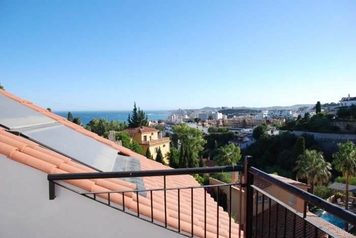 010101-KJKAJ825 4 Bedroom 2 Bathroom Villa in Fuengirola - Caza De Casa