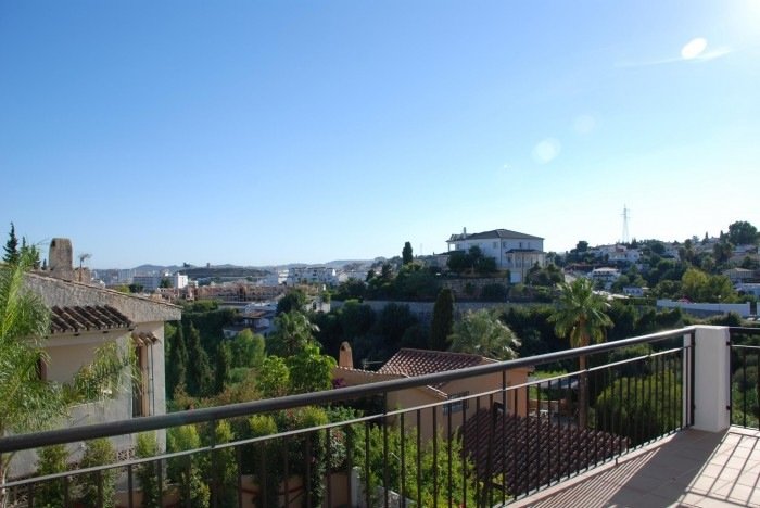 01199-T3L4A3E2 4 Bedroom 2 Bathroom Villa in Fuengirola - Caza De Casa