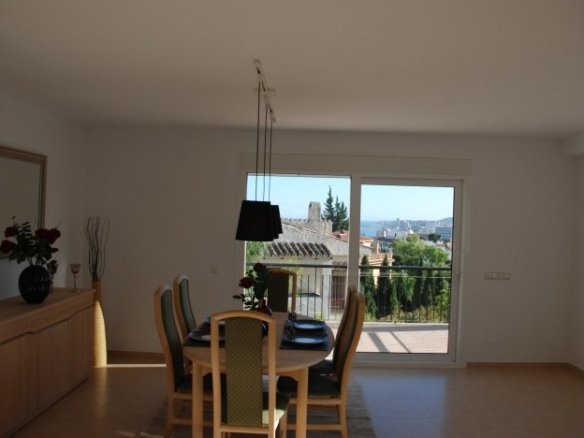 4 Bedroom 2 Bathroom Villa in Fuengirola - Caza De Casa
