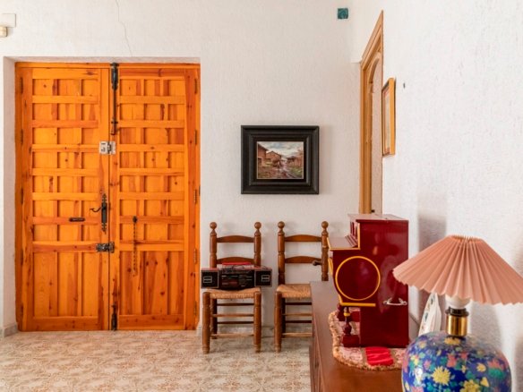 7 Bedroom 2 Bathroom Villa in Yecla - Caza De Casa