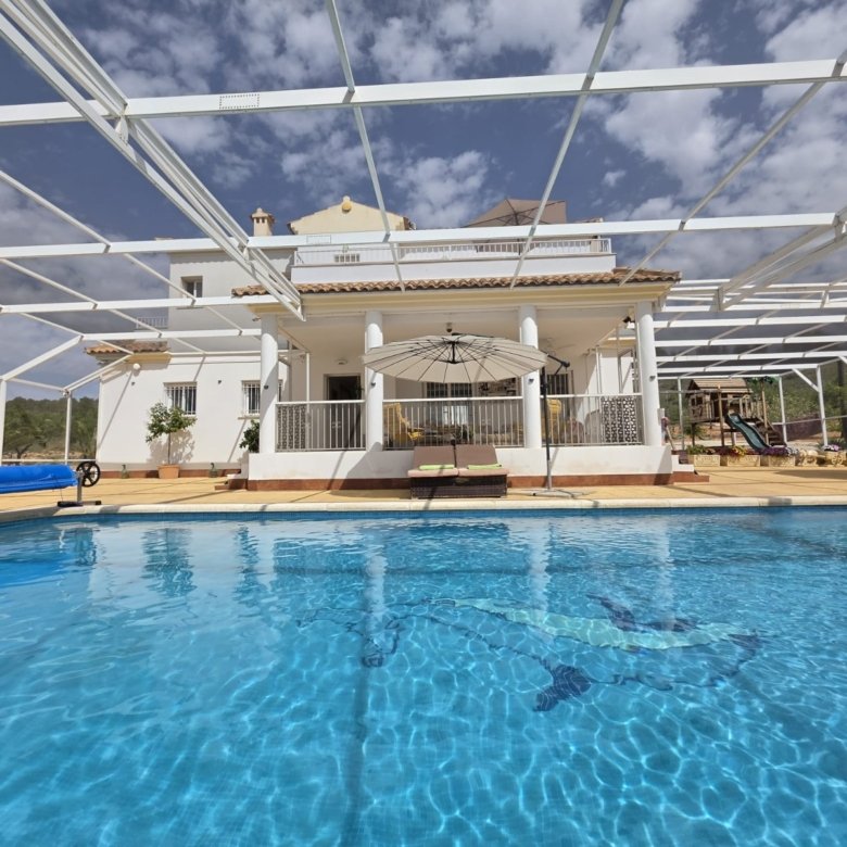 3 Bedroom 5 Bathroom Villa in Pinoso - Caza De Casa