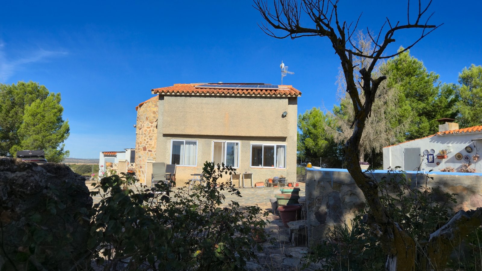 4 Bedroom 1 Bathroom Country House in Almansa - Caza De Casa