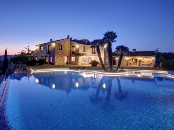 4 Bedroom 3 Bathroom finca in Moraira - Caza De Casa