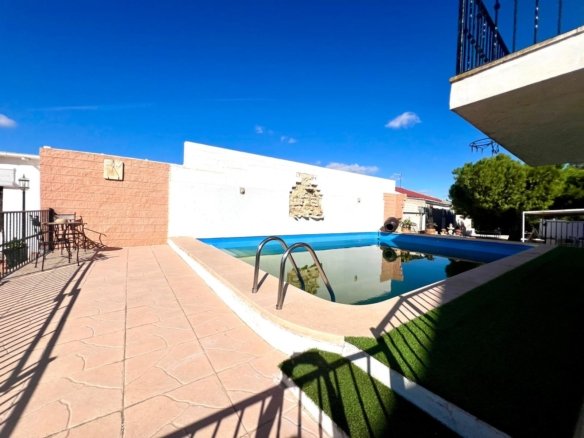 5 Bed 4 Bath Country House in Jumilla - Caza De Casa