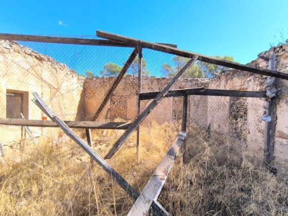 4 Bedroom 1 Bathroom Country House in Caudete - Caza De Casa