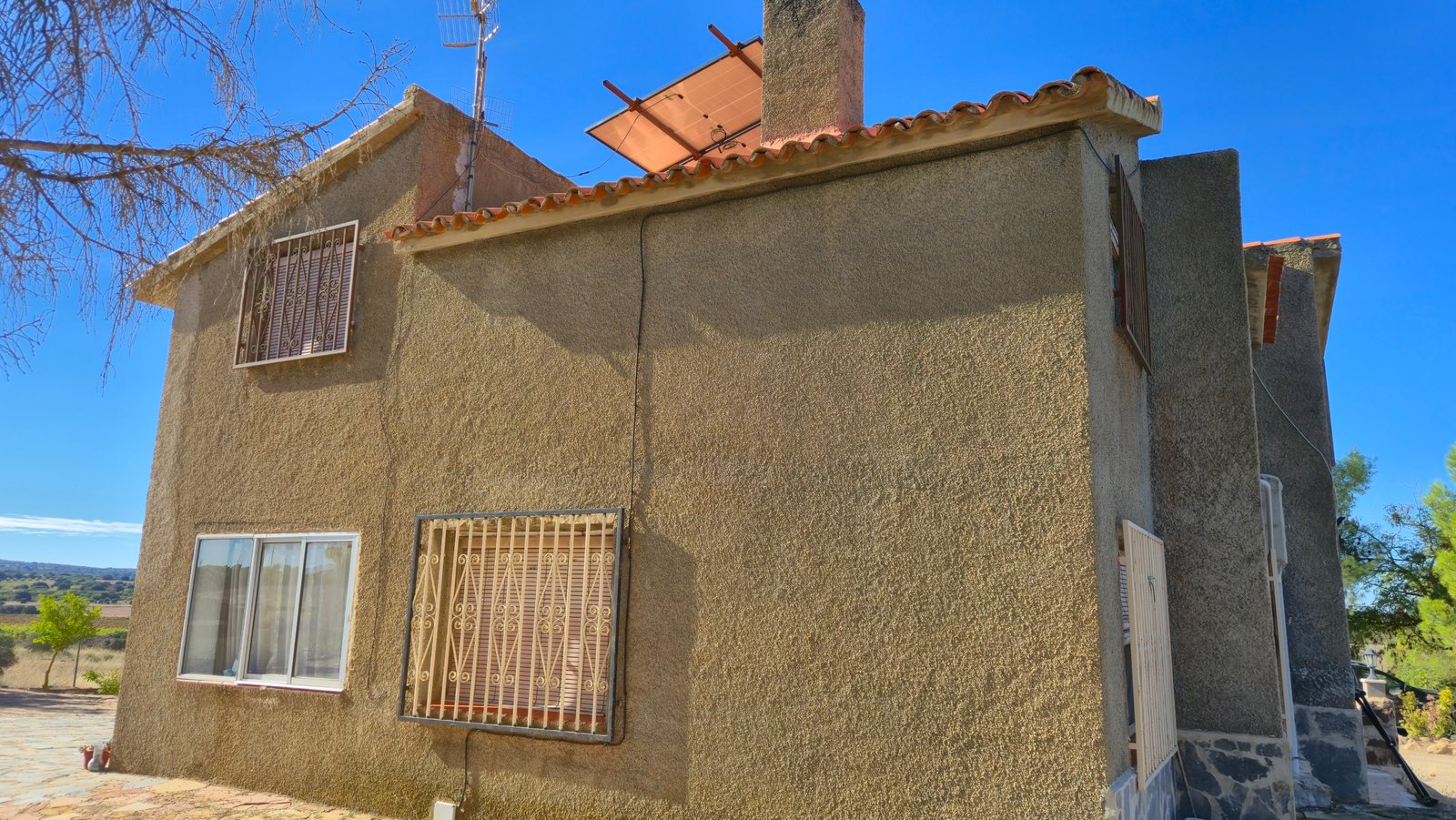 4 Bedroom 1 Bathroom Country House in Almansa - Caza De Casa