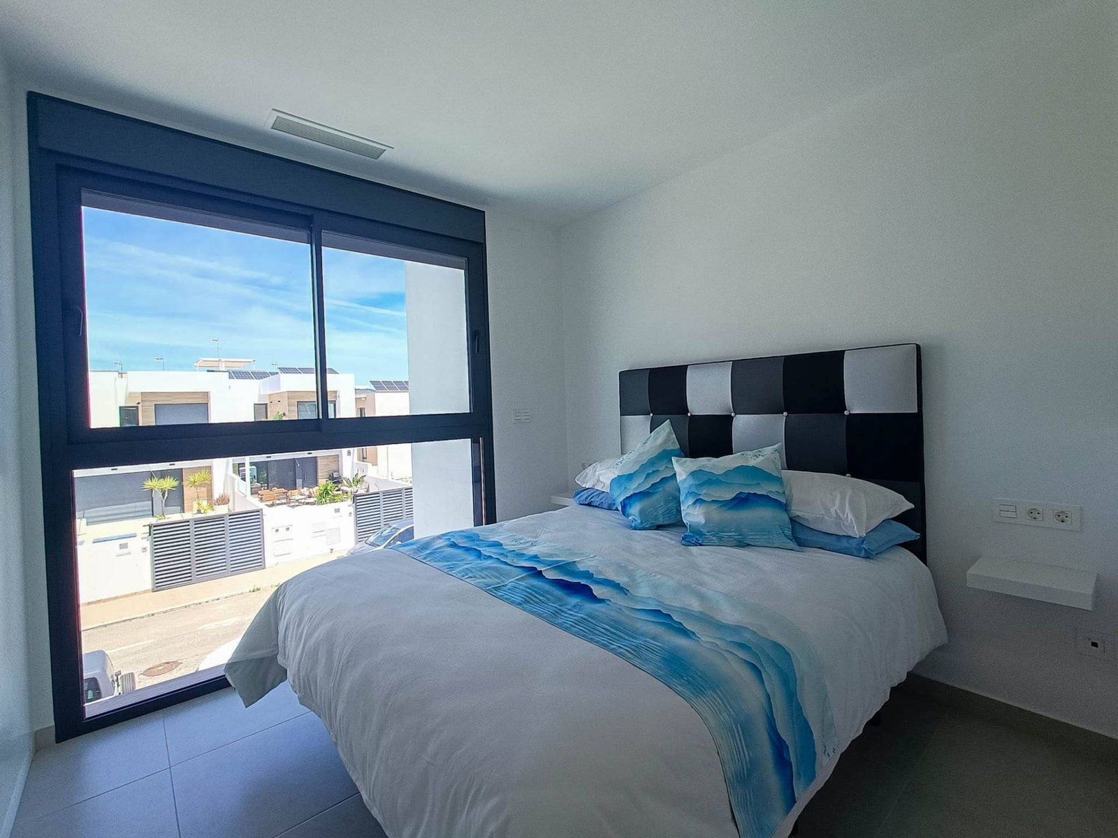 5 Bedroom 4 Bathroom Villa in Rojales - Caza De Casa