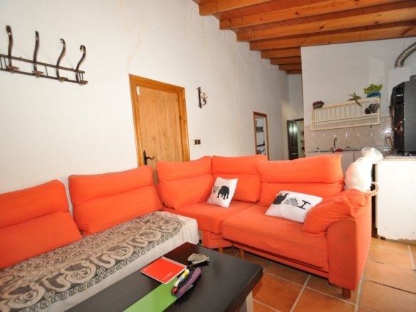 5 Bed 1 Bath Country House in Yecla - Caza De Casa