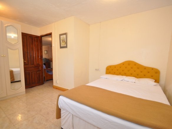 8 Bedroom 4 Bathroom Country House in Pinoso - Caza De Casa
