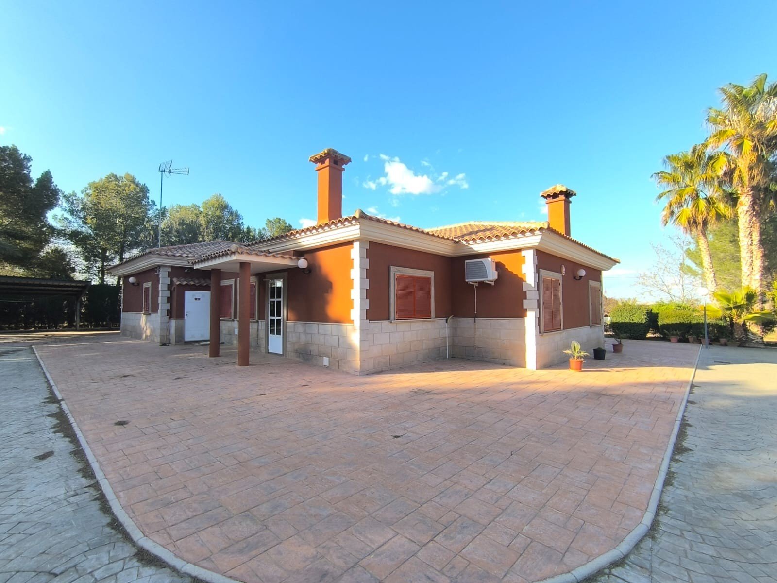 5 Bedroom 3 Bathroom Villa in Yecla - Caza De Casa