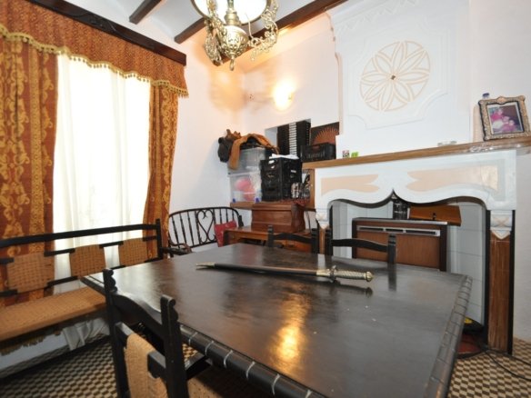 5 Bed 1 Bath Country House in Yecla - Caza De Casa