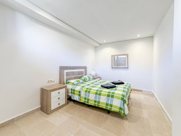 4 Bedroom 3 Bathroom Town House in Manilva - Caza De Casa