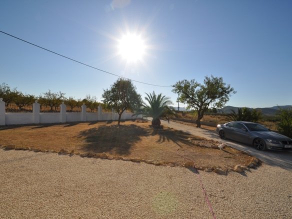 8 Bedroom 4 Bathroom Country House in Pinoso - Caza De Casa
