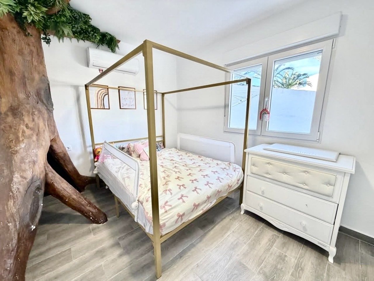 6 Bed 2 Bath Villa in Villamartin - Caza De Casa