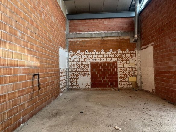 Commercial in Algorfa - Caza De Casa