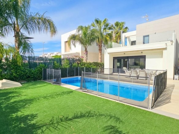3 Bed 2 Bath Villa in Rojales - Caza De Casa