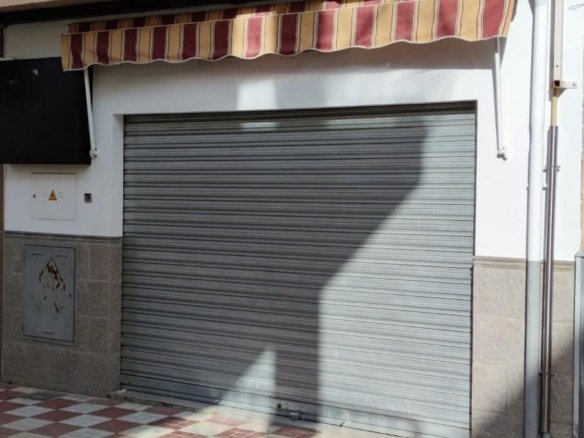 Commercial in Albolote - Caza De Casa