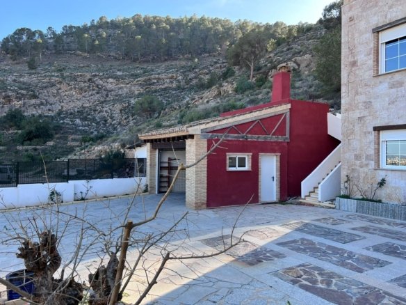 4 Bedroom 3 Bathroom Villa in Orihuela - Caza De Casa