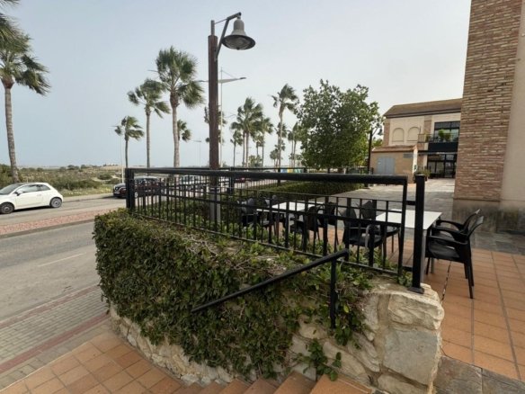 Commercial in Algorfa - Caza De Casa