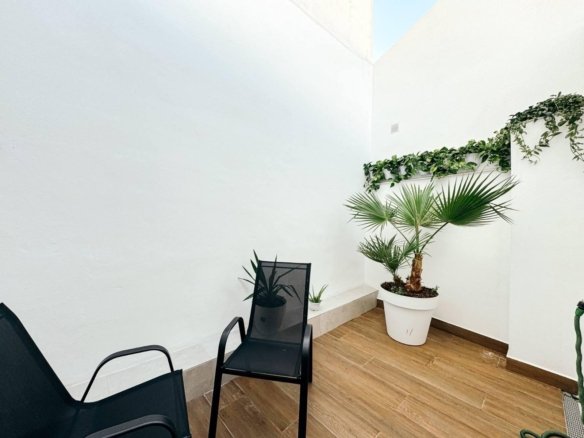 12 Bedroom 12 Bathroom Commercial in Torrevieja - Caza De Casa