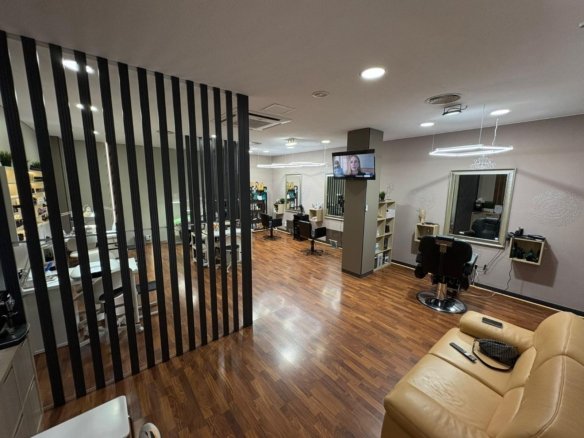 Commercial in Torrevieja - Caza De Casa