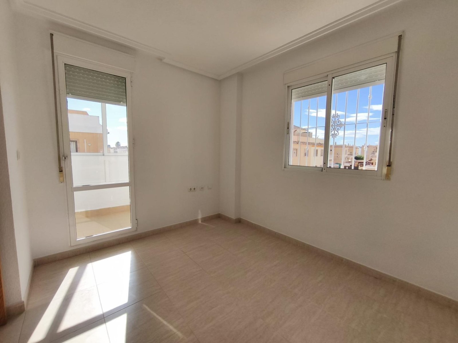 3 Bedroom 2 Bathroom Town House in Rojales - Caza De Casa