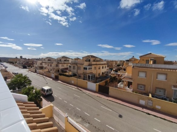 3 Bedroom 2 Bathroom Town House in Rojales - Caza De Casa