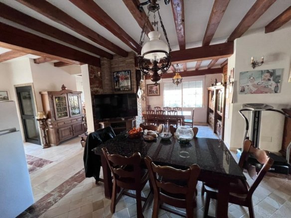 4 Bedroom 3 Bathroom Villa in Orihuela - Caza De Casa