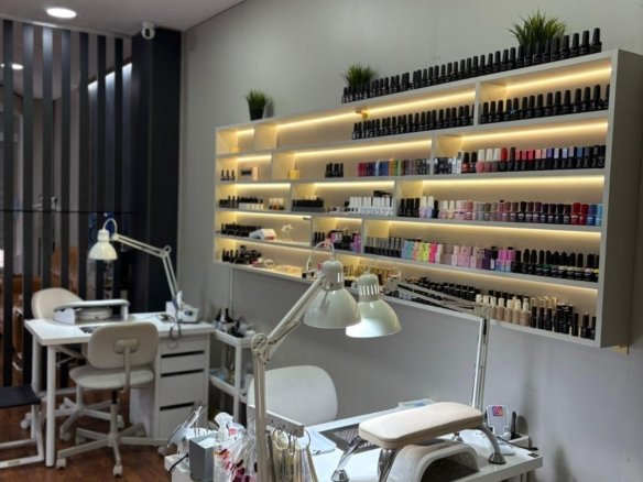 Commercial in Torrevieja - Caza De Casa