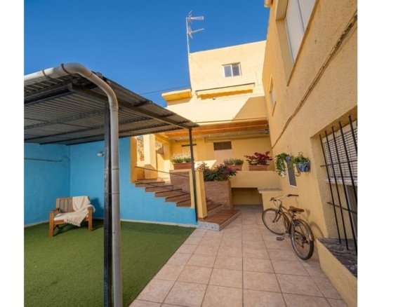 6 Bedroom 3 Bathroom Villa in Almunecar - Caza De Casa