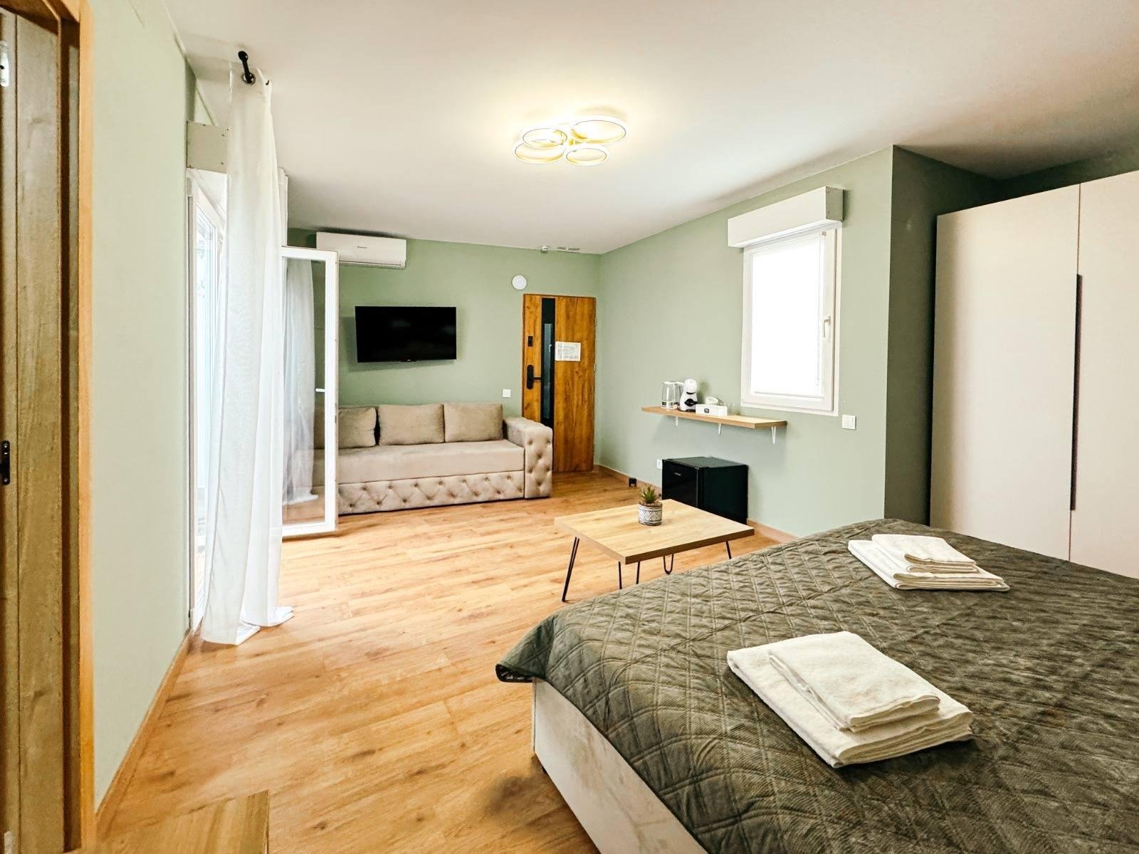 12 Bedroom 12 Bathroom Commercial in Torrevieja - Caza De Casa