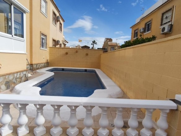 3 Bedroom 2 Bathroom Town House in Rojales - Caza De Casa