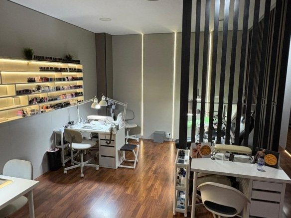 Commercial in Torrevieja - Caza De Casa
