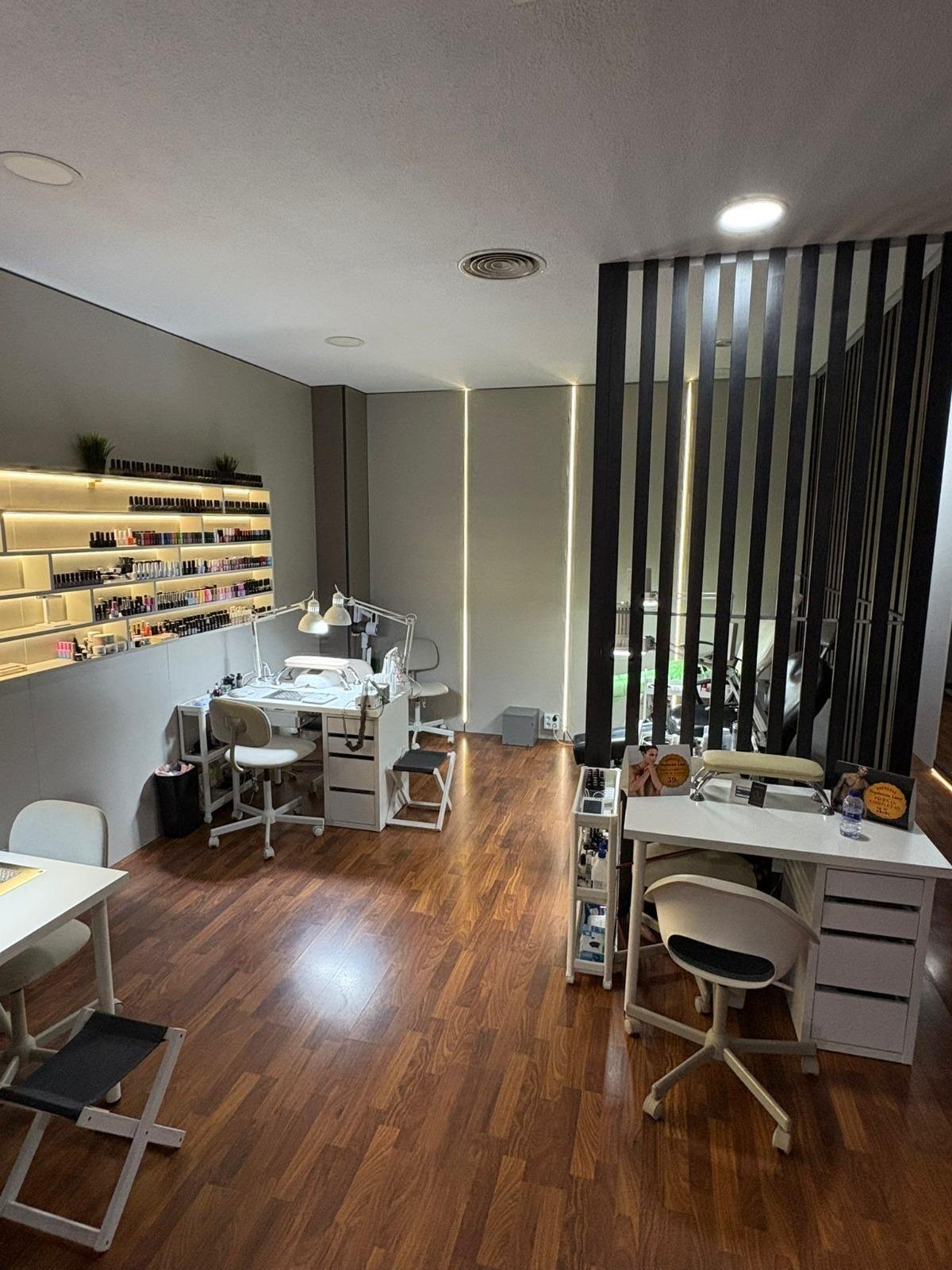 Commercial in Torrevieja - Caza De Casa