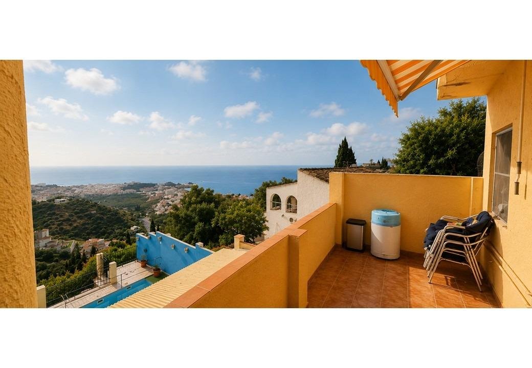 6 Bedroom 3 Bathroom Villa in Almunecar - Caza De Casa