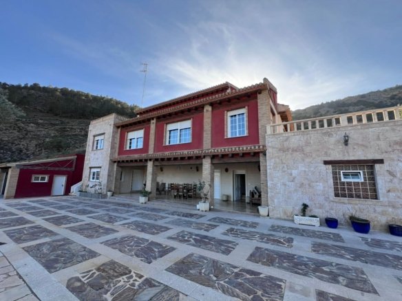 4 Bedroom 3 Bathroom Villa in Orihuela - Caza De Casa