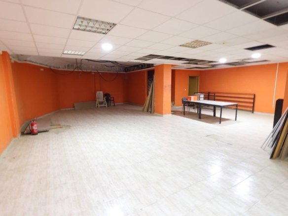 1 Bath Commercial in Torrevieja - Caza De Casa