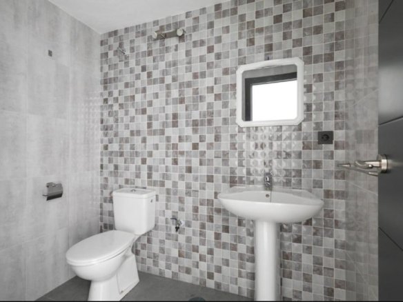 Commercial in Albolote - Caza De Casa