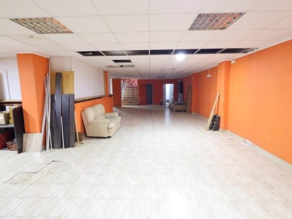 1 Bath Commercial in Torrevieja - Caza De Casa