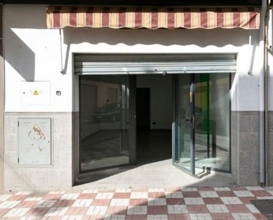 Commercial in Albolote - Caza De Casa