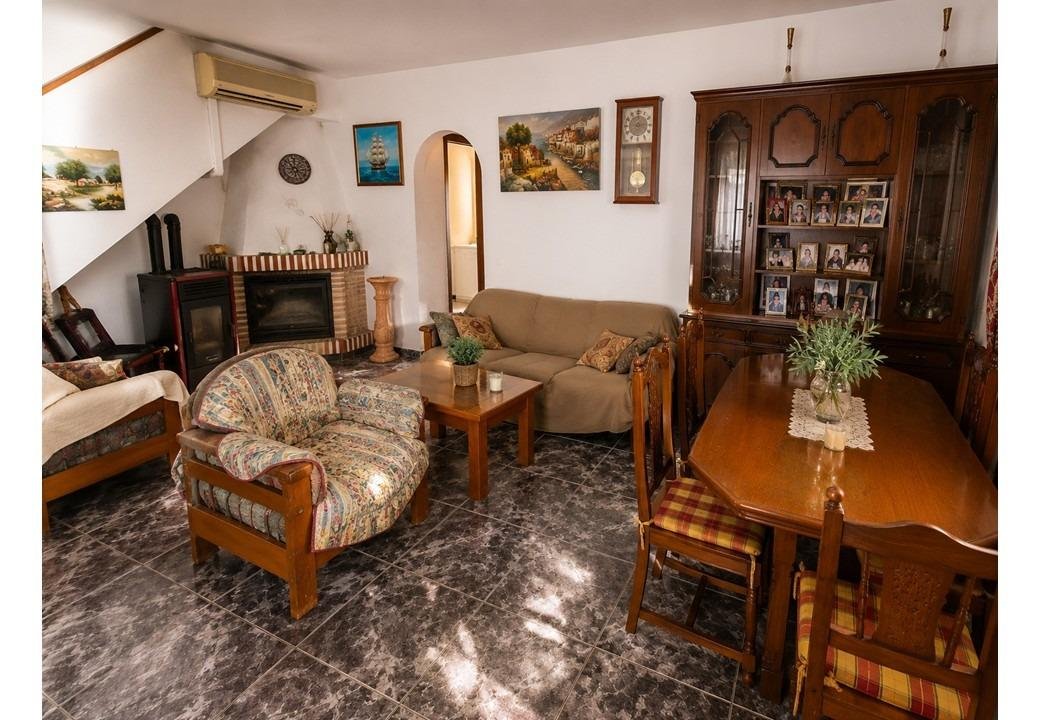 6 Bedroom 3 Bathroom Villa in Almunecar - Caza De Casa