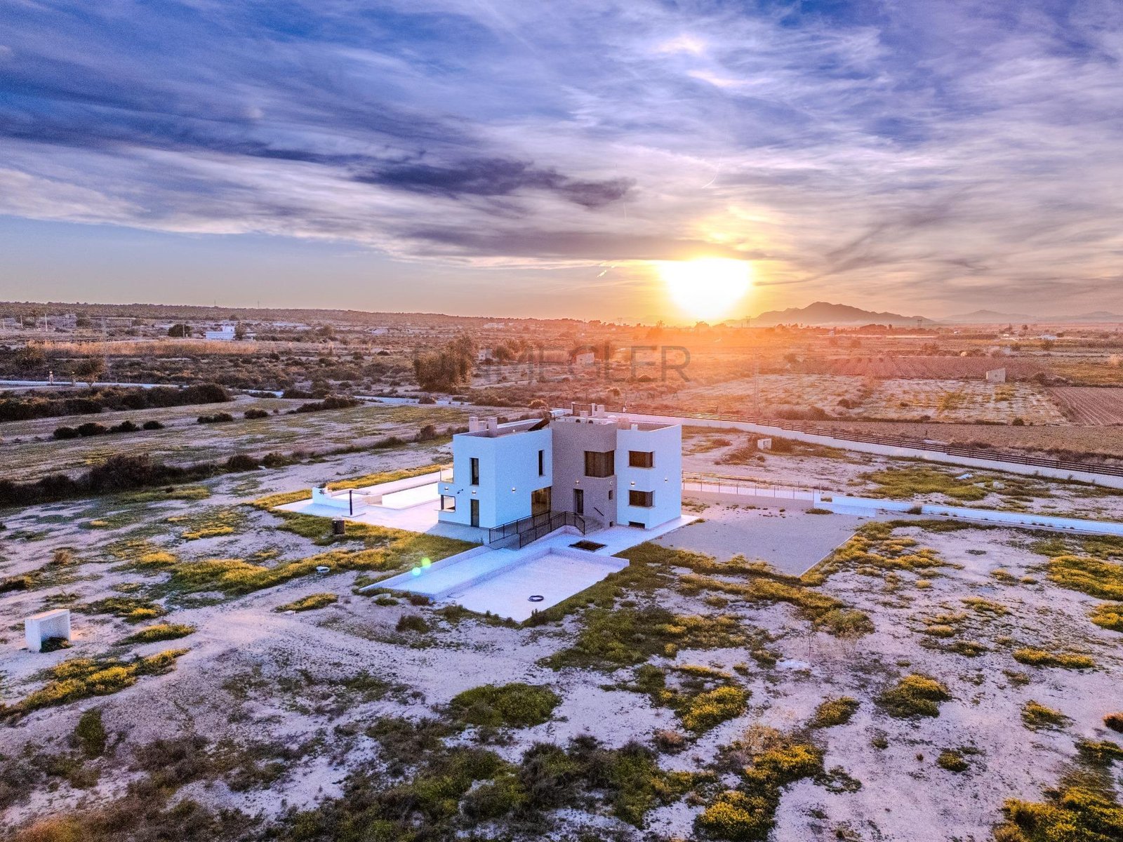 5 Bedroom 4 Bathroom Villa in La Marina - Caza De Casa