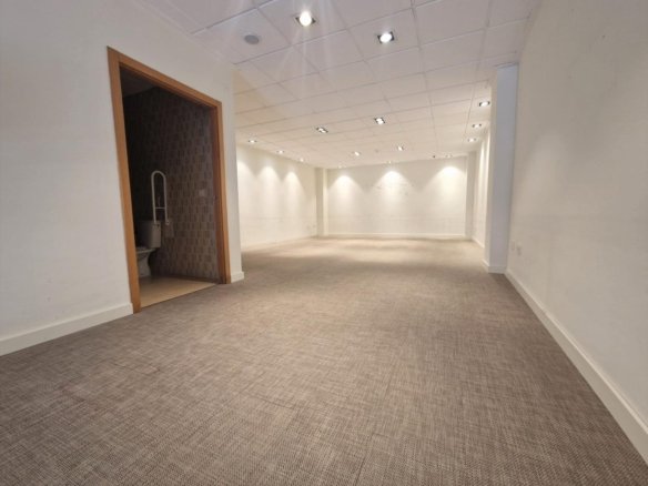 Commercial in Guardamar del Segura - Caza De Casa