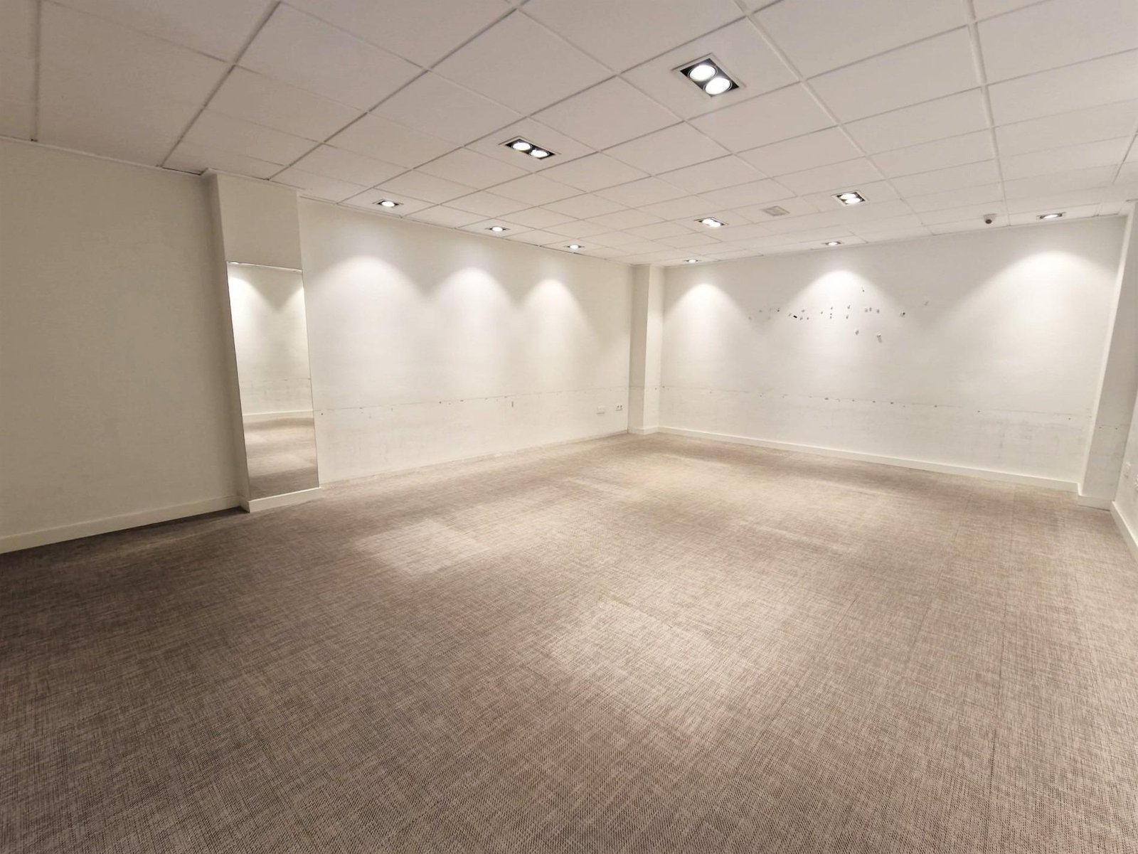 Commercial in Guardamar del Segura - Caza De Casa