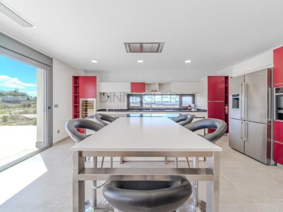 5 Bedroom 4 Bathroom Villa in La Marina - Caza De Casa