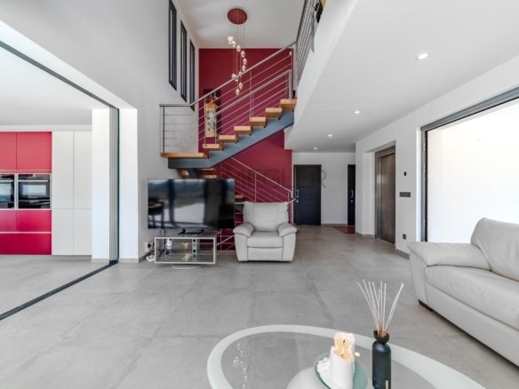 5 Bedroom 4 Bathroom Villa in La Marina - Caza De Casa
